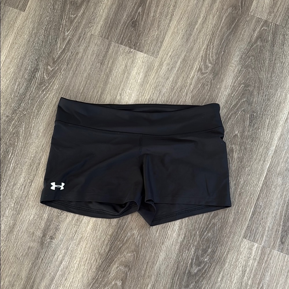 Under Armour Black Athletic Shorts with seamless fit XL women’s Stretchy